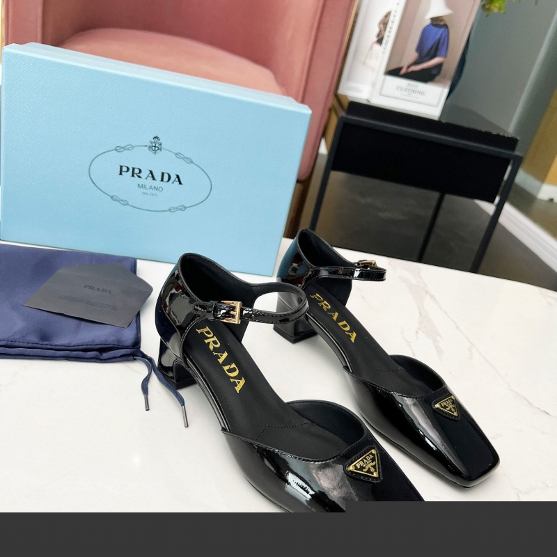 Pra*a sandals